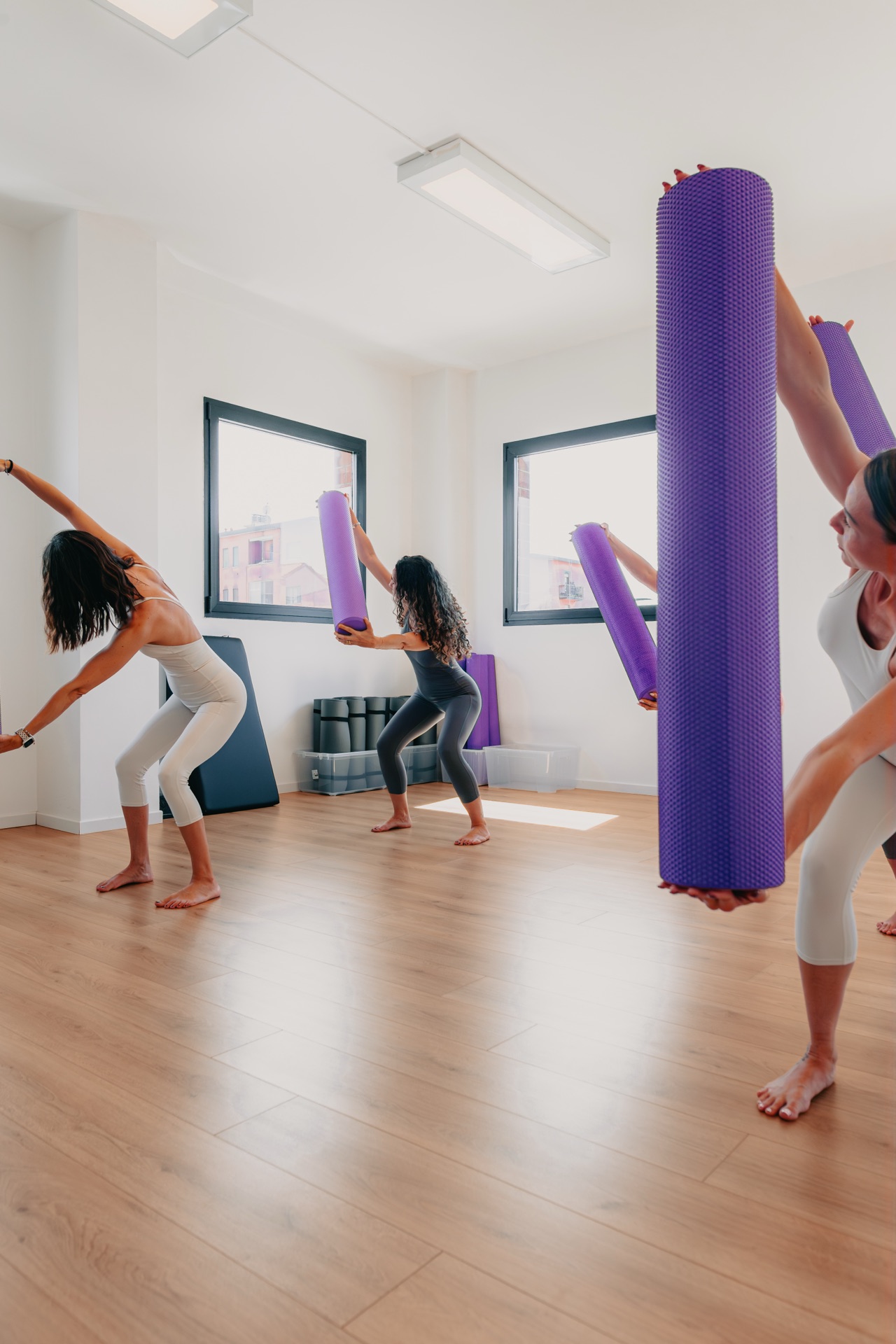 Lezione di Total Barre con esercizi di allungamento nello studio Marilyn's Workout a Milano